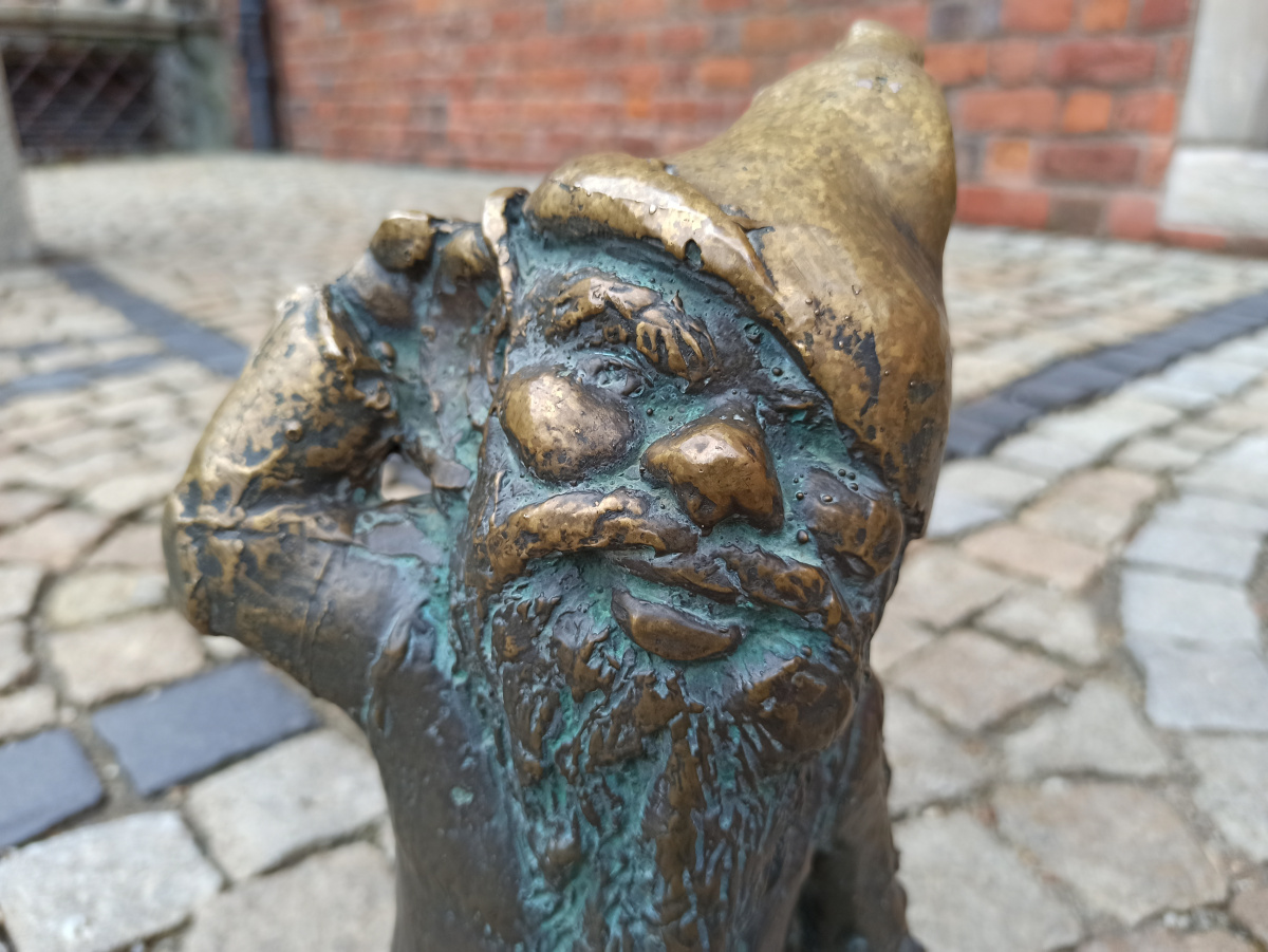 Foto zwerg Głuchak (Głuchoniemy) in Nahaufnahme