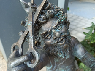 Foto eines Zwerges Stylista Fryzur