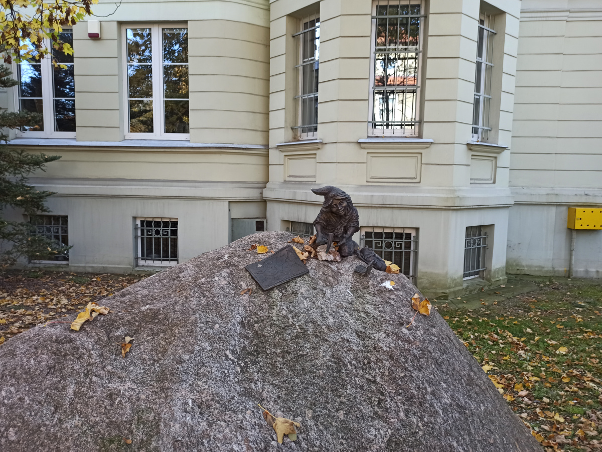 Foto vom Standort des Zwerges zwerg Geolożka