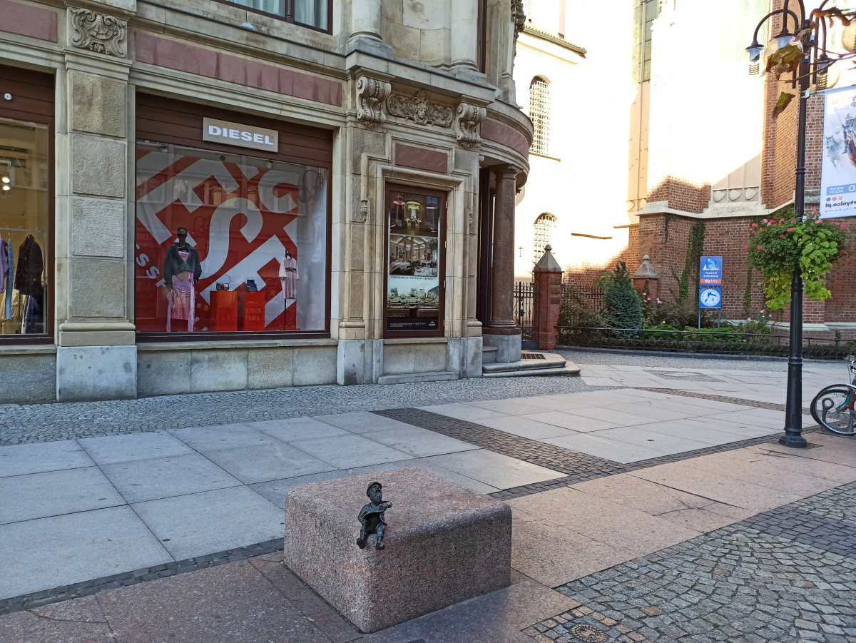 Foto vom Standort des Zwerges zwerg Polisludek