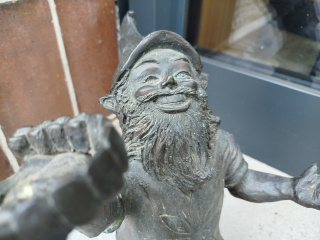 Photo of the dwarf Align Technology