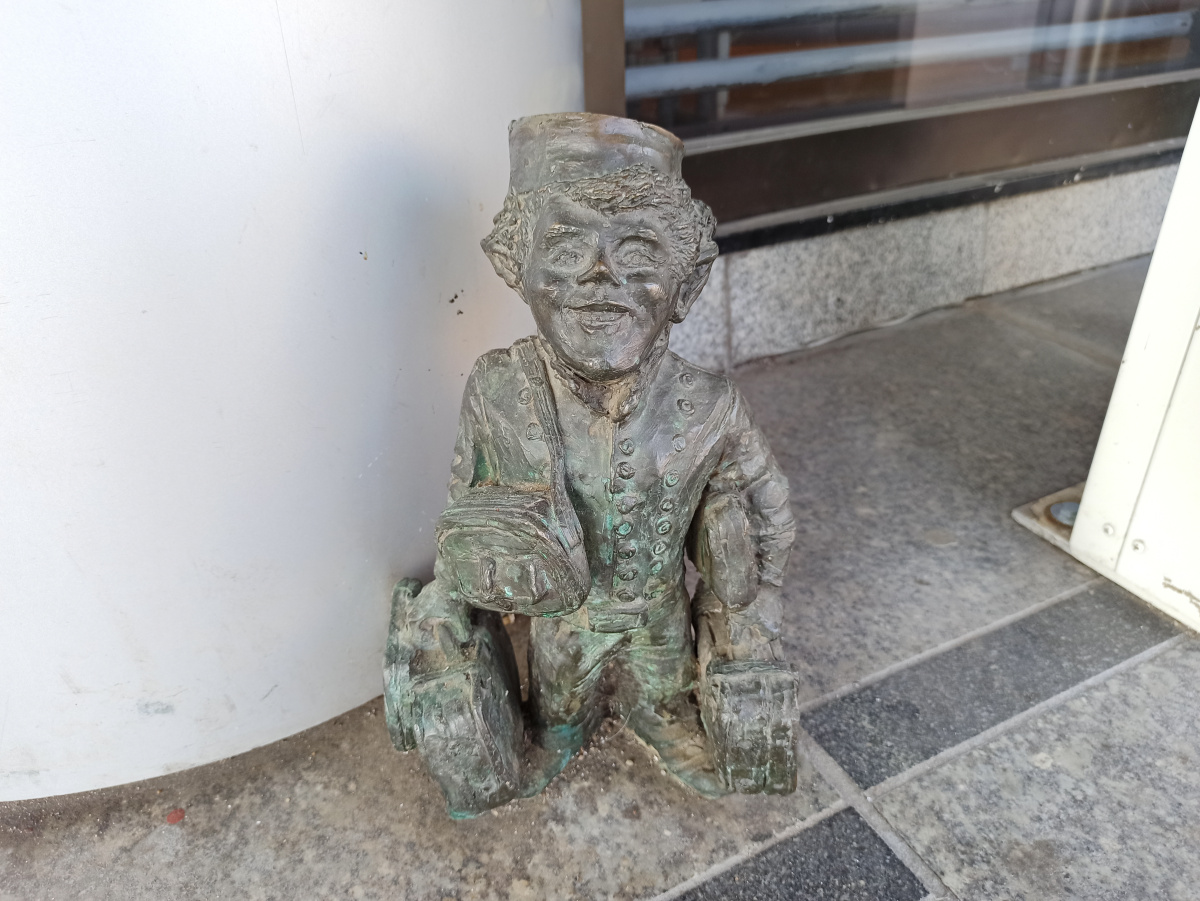 Foto zwerg Bellboy
