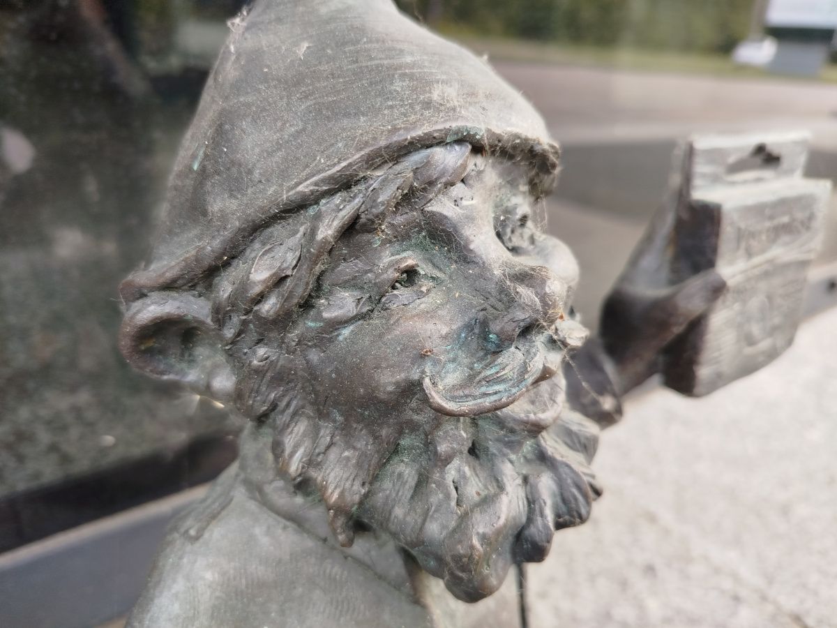 Foto zwerg Trzyemek II in Nahaufnahme