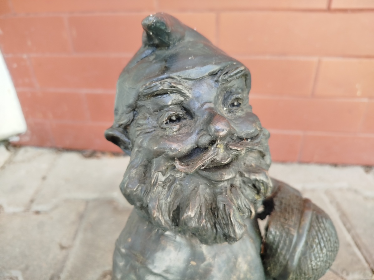 Photo of dwarf Piotruś Szermiesław close-up
