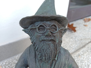 Foto eines Zwerges Profesor Złotko
