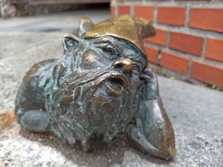 Foto eines Zwerges Meloman