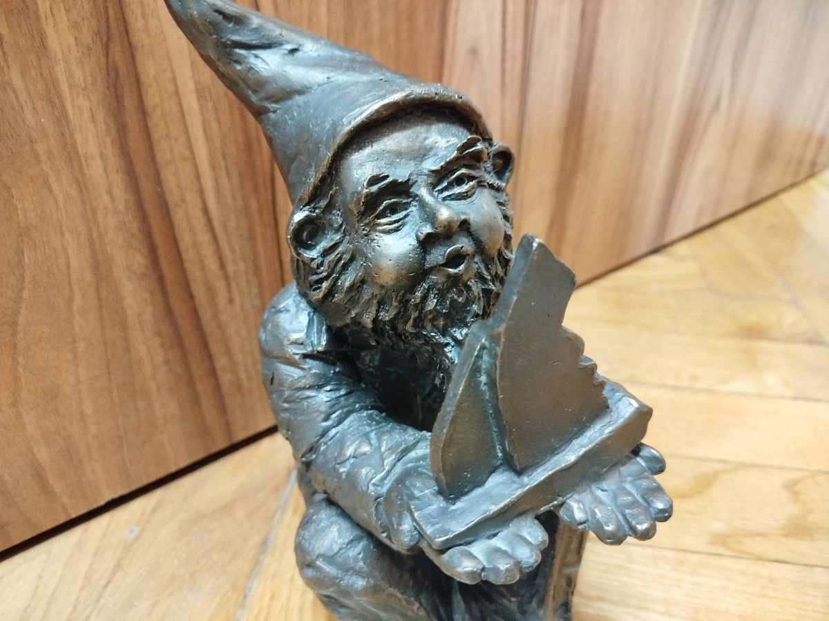 Photo of dwarf Krasnal z żaglówką I close-up