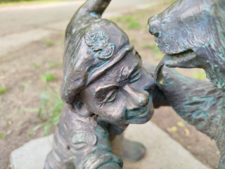 Photo of the dwarf Anders i Miś Wojtek
