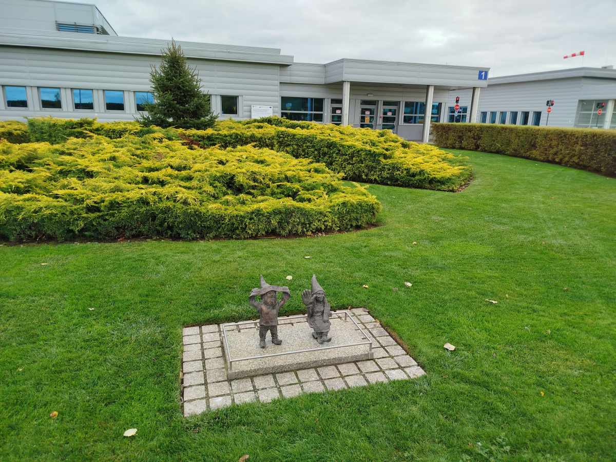 Фото местонахождния гнома гномов Wiwatek i Fanfarka