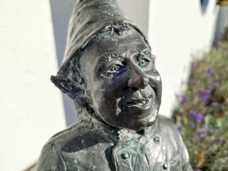 Foto eines Zwerges Ela i Mario