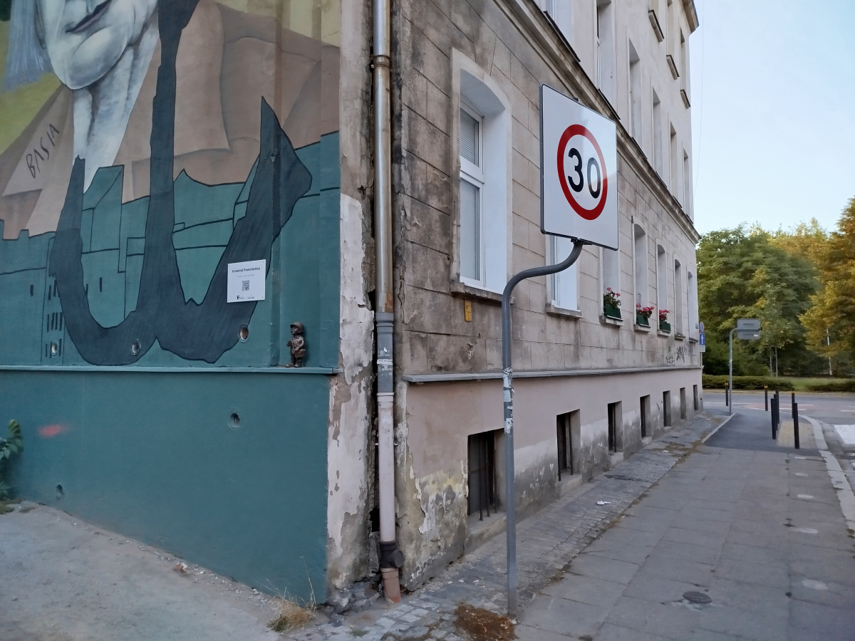 Фото местонахождния гнома гнома Powstaniec