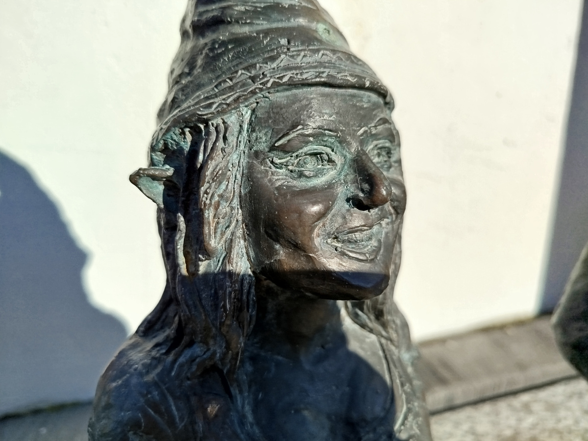 Photo of dwarf Ela close-up