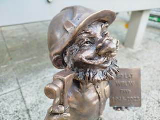 Zdjęcie krasnala Budowlaniec