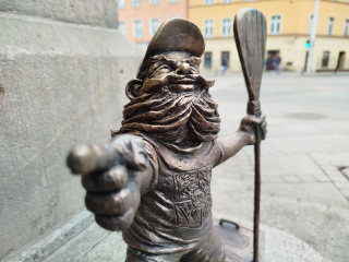 Zdjęcie krasnala Surfinguś