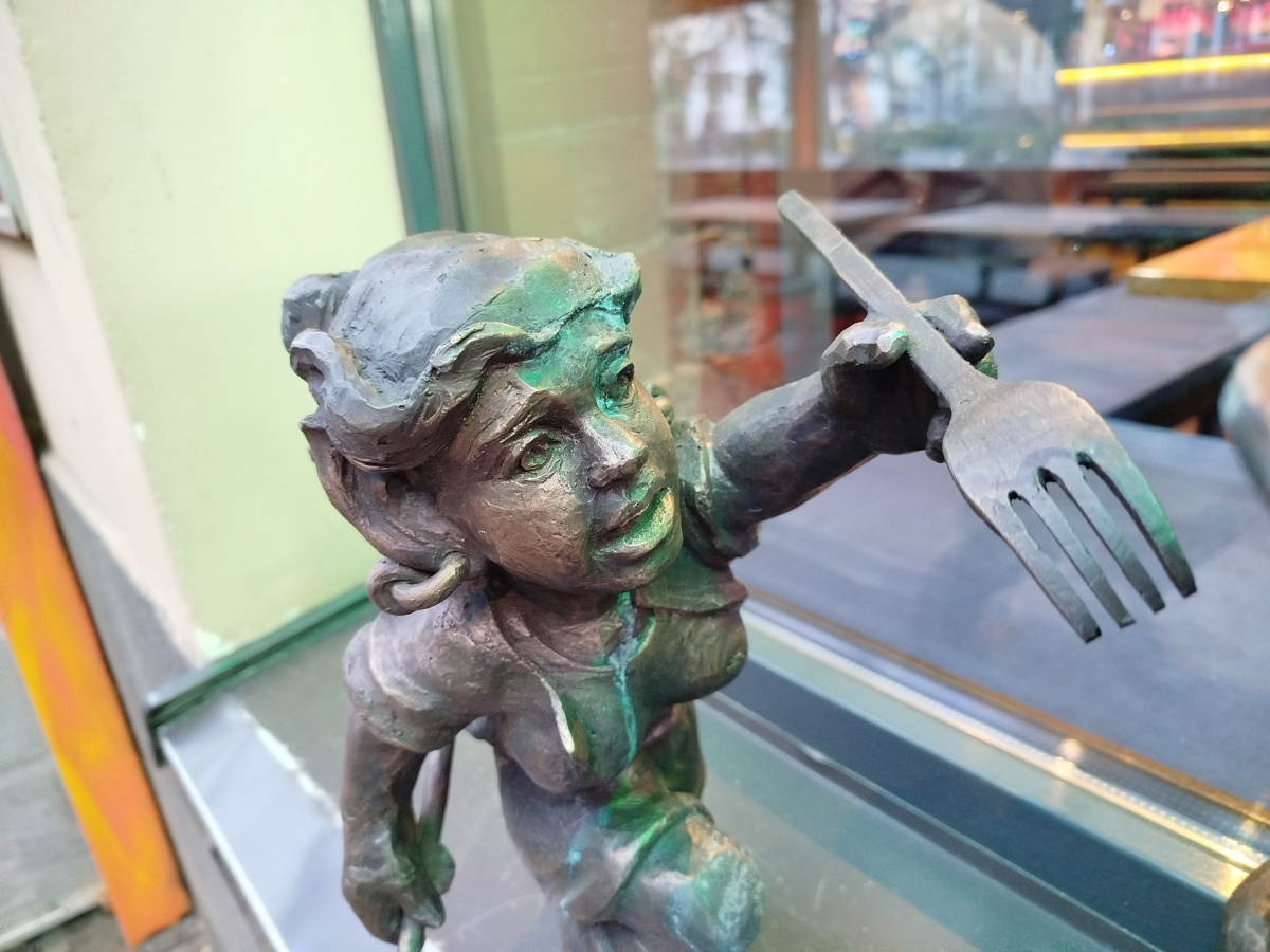 Zdjęcie krasnalki Goniusia w zbliżeniu