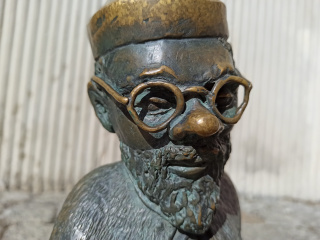 Foto eines Zwerges Profesor Medyk